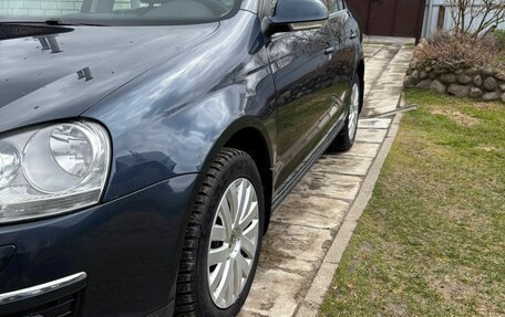 Volkswagen Jetta VI, 2010 год, 980 000 рублей, 2 фотография