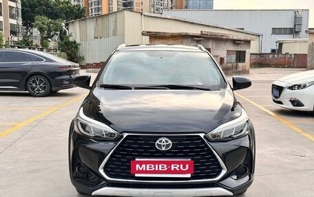 Toyota Yaris XP150 рестайлинг, 2022 год, 1 036 000 рублей, 2 фотография