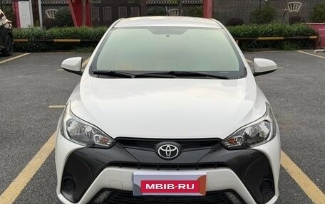 Toyota Yaris XP150 рестайлинг, 2021 год, 1 030 000 рублей, 2 фотография