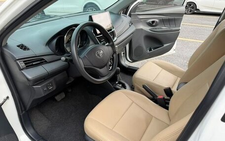 Toyota Yaris XP150 рестайлинг, 2021 год, 1 030 000 рублей, 16 фотография