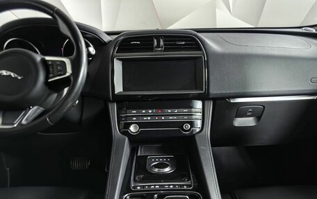 Jaguar F-Pace, 2019 год, 3 195 000 рублей, 14 фотография