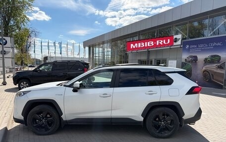 Toyota RAV4, 2021 год, 3 725 000 рублей, 1 фотография