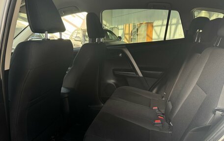 Toyota RAV4, 2017 год, 2 229 000 рублей, 11 фотография