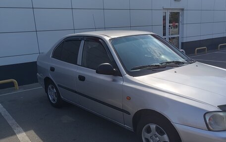 Hyundai Accent II, 2004 год, 300 000 рублей, 2 фотография