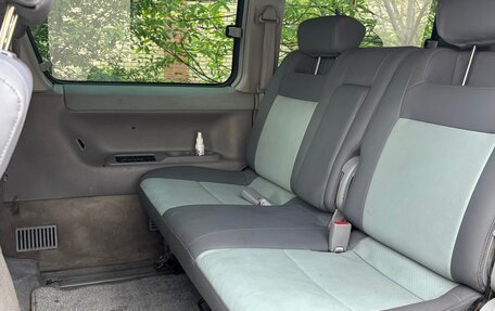 Mazda Bongo Friendee i рестайлинг, 2001 год, 600 000 рублей, 10 фотография