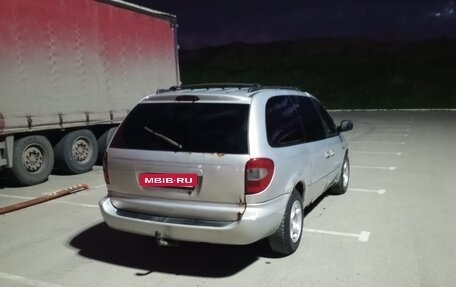 Chrysler Voyager IV, 2001 год, 299 999 рублей, 2 фотография
