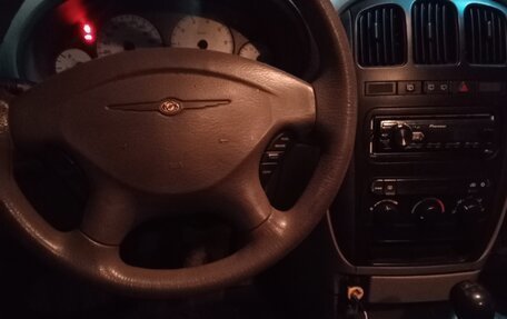 Chrysler Voyager IV, 2001 год, 299 999 рублей, 7 фотография