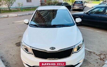 KIA Rio III рестайлинг, 2015 год, 965 000 рублей, 2 фотография