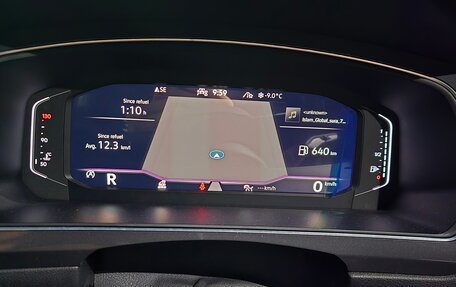 Volkswagen Tiguan II, 2022 год, 4 000 000 рублей, 5 фотография