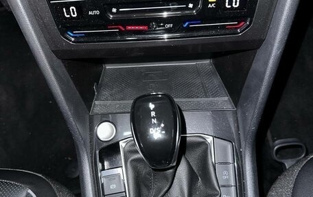 Volkswagen Tiguan II, 2022 год, 4 000 000 рублей, 14 фотография
