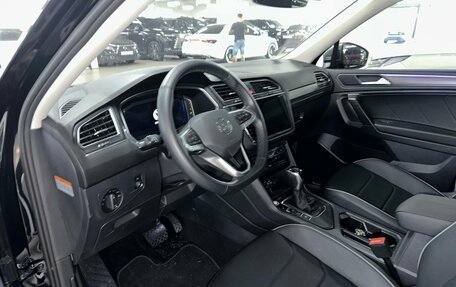 Volkswagen Tiguan II, 2022 год, 4 000 000 рублей, 22 фотография