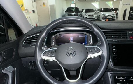 Volkswagen Tiguan II, 2022 год, 4 000 000 рублей, 28 фотография