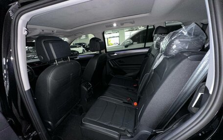 Volkswagen Tiguan II, 2022 год, 4 000 000 рублей, 39 фотография