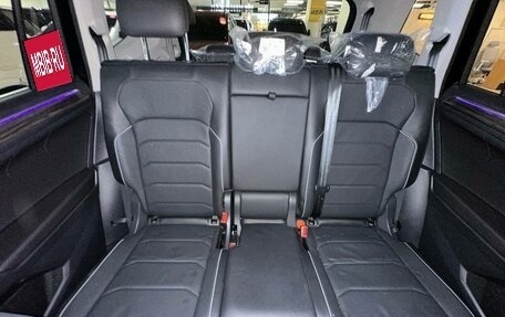 Volkswagen Tiguan II, 2022 год, 4 000 000 рублей, 38 фотография