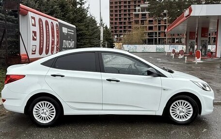 Hyundai Solaris II рестайлинг, 2011 год, 780 000 рублей, 4 фотография