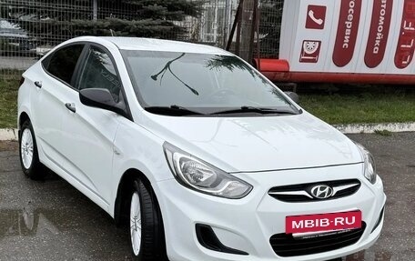 Hyundai Solaris II рестайлинг, 2011 год, 780 000 рублей, 3 фотография