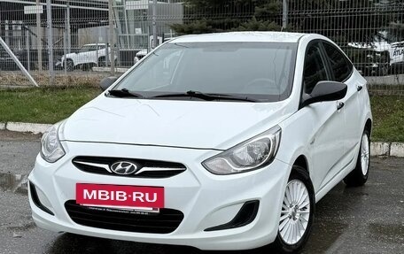 Hyundai Solaris II рестайлинг, 2011 год, 780 000 рублей, 2 фотография