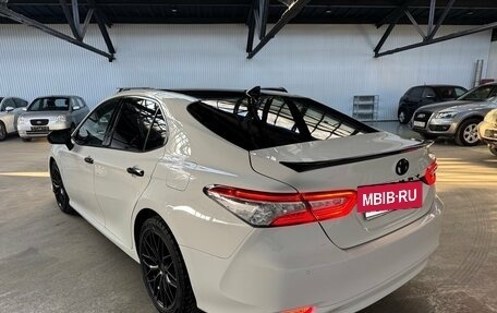 Toyota Camry, 2019 год, 2 249 000 рублей, 3 фотография