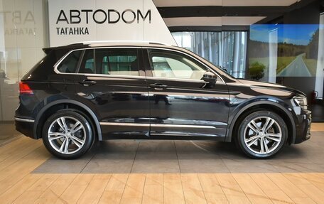 Volkswagen Tiguan II, 2018 год, 2 649 000 рублей, 4 фотография