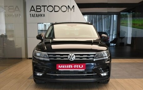 Volkswagen Tiguan II, 2018 год, 2 649 000 рублей, 2 фотография
