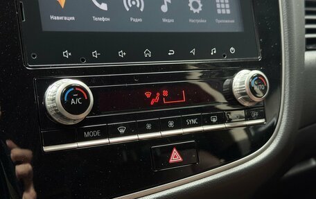 Mitsubishi Outlander III рестайлинг 3, 2021 год, 2 299 000 рублей, 8 фотография