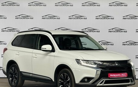 Mitsubishi Outlander III рестайлинг 3, 2021 год, 2 299 000 рублей, 2 фотография