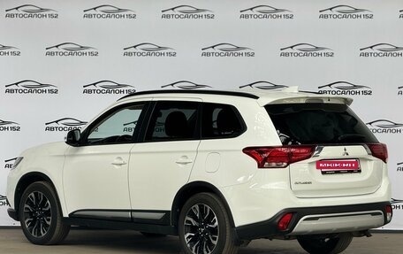 Mitsubishi Outlander III рестайлинг 3, 2021 год, 2 299 000 рублей, 3 фотография