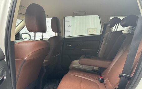 Mitsubishi Outlander III рестайлинг 3, 2021 год, 2 299 000 рублей, 11 фотография
