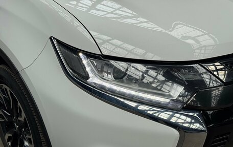 Mitsubishi Outlander III рестайлинг 3, 2021 год, 2 299 000 рублей, 16 фотография