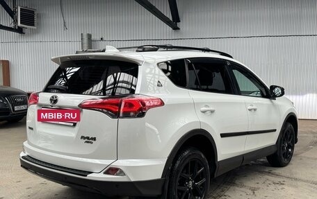 Toyota RAV4, 2018 год, 2 349 000 рублей, 3 фотография