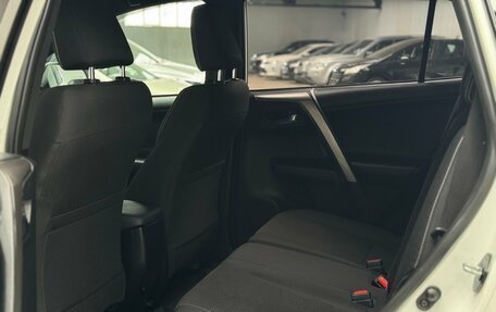 Toyota RAV4, 2018 год, 2 349 000 рублей, 6 фотография