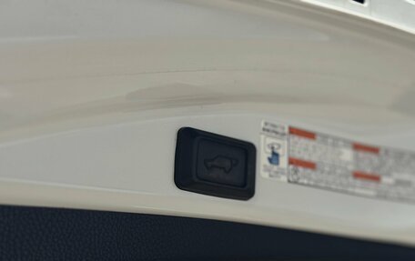 Toyota RAV4, 2018 год, 2 349 000 рублей, 18 фотография