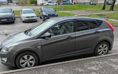 Hyundai Solaris II рестайлинг, 2015 год, 570 000 рублей, 4 фотография