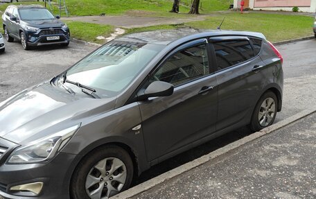 Hyundai Solaris II рестайлинг, 2015 год, 570 000 рублей, 2 фотография