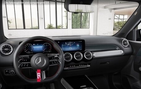 Mercedes-Benz GLB, 2025 год, 6 310 000 рублей, 8 фотография