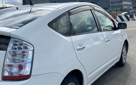 Toyota Prius, 2011 год, 890 000 рублей, 2 фотография