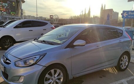 Hyundai Solaris II рестайлинг, 2012 год, 920 000 рублей, 6 фотография