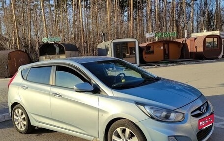 Hyundai Solaris II рестайлинг, 2012 год, 920 000 рублей, 11 фотография