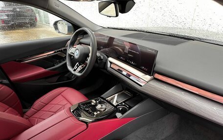 BMW 5 серия, 2024 год, 8 490 000 рублей, 11 фотография