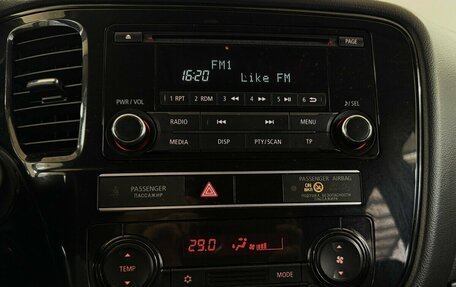 Mitsubishi Outlander III рестайлинг 3, 2018 год, 1 790 000 рублей, 7 фотография