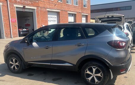 Renault Kaptur I рестайлинг, 2019 год, 1 290 000 рублей, 3 фотография