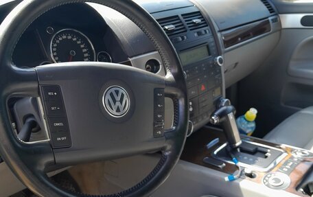 Volkswagen Touareg III, 2005 год, 950 000 рублей, 6 фотография