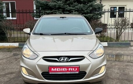 Hyundai Solaris II рестайлинг, 2012 год, 750 000 рублей, 1 фотография