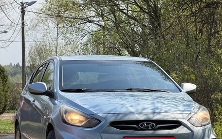 Hyundai Solaris II рестайлинг, 2012 год, 820 000 рублей, 1 фотография