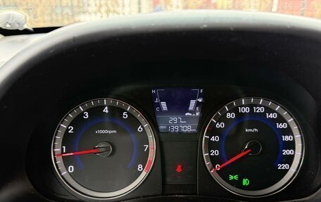 Hyundai Solaris II рестайлинг, 2012 год, 750 000 рублей, 11 фотография