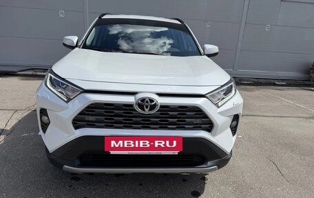 Toyota RAV4, 2021 год, 4 200 000 рублей, 8 фотография