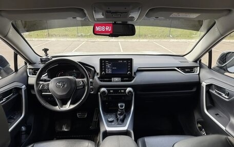 Toyota RAV4, 2021 год, 4 200 000 рублей, 9 фотография