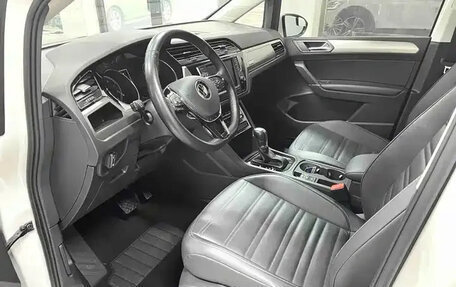 Volkswagen Touran III, 2023 год, 1 430 000 рублей, 9 фотография