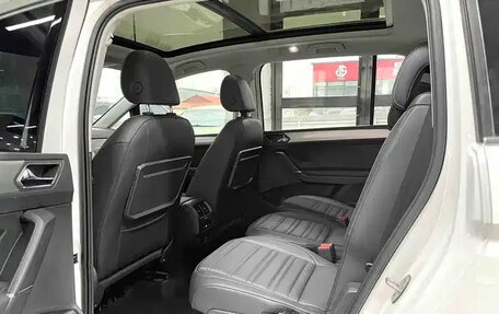 Volkswagen Touran III, 2023 год, 1 430 000 рублей, 15 фотография