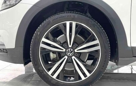 Volkswagen Touran III, 2023 год, 1 430 000 рублей, 8 фотография